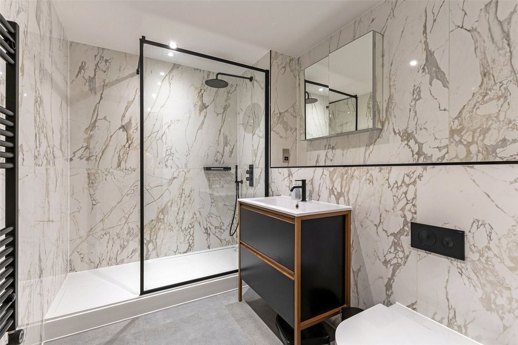 Additional image 17 of 3 bed flat for saleImperial House, Princes Gate, Homer Road, Solihull, West Midlands B91