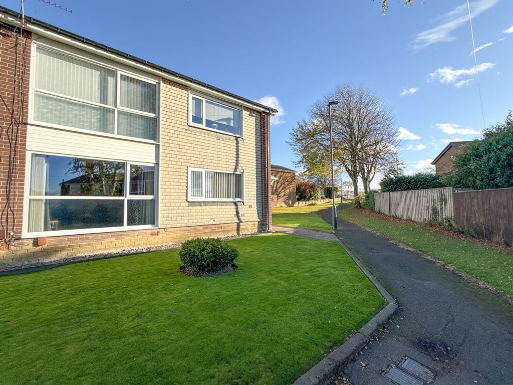 Property photo 1 of 8 External