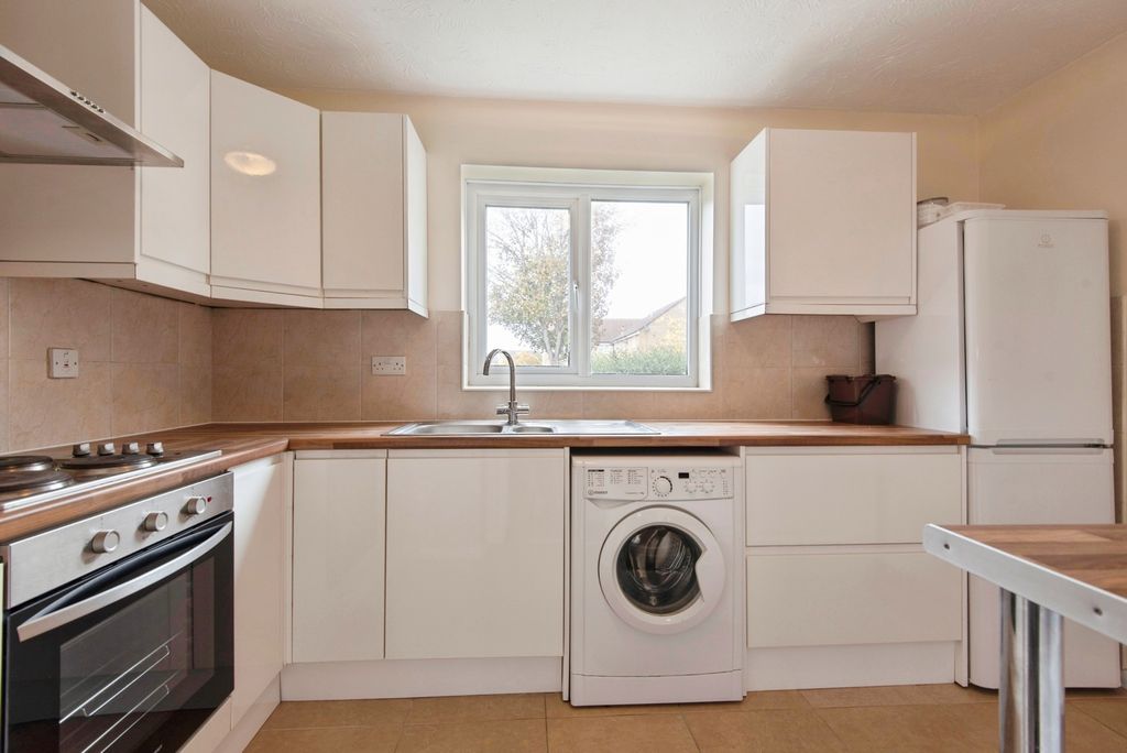 Property photo 3 of 9 Photo