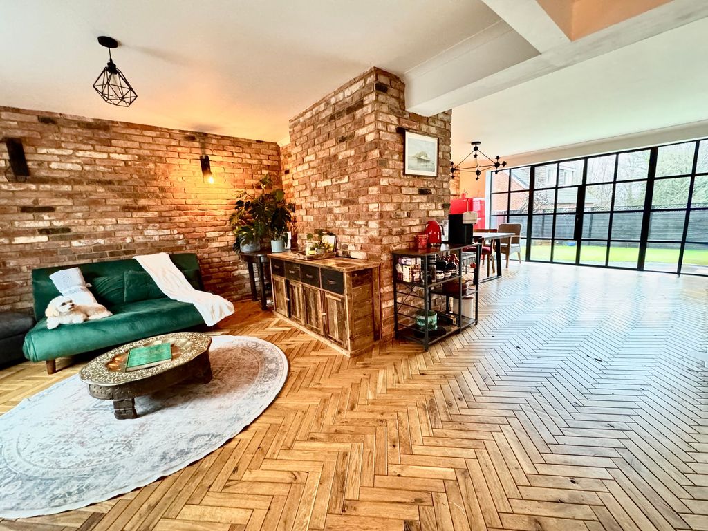 Property photo 2 of 31