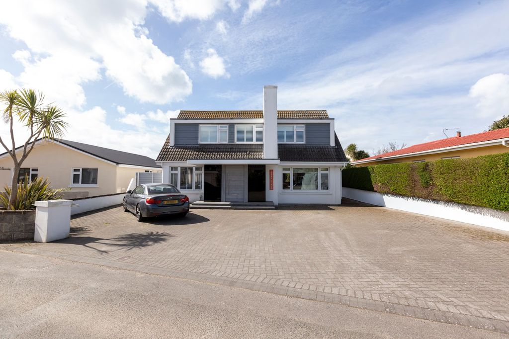 Property photo 2 of 37