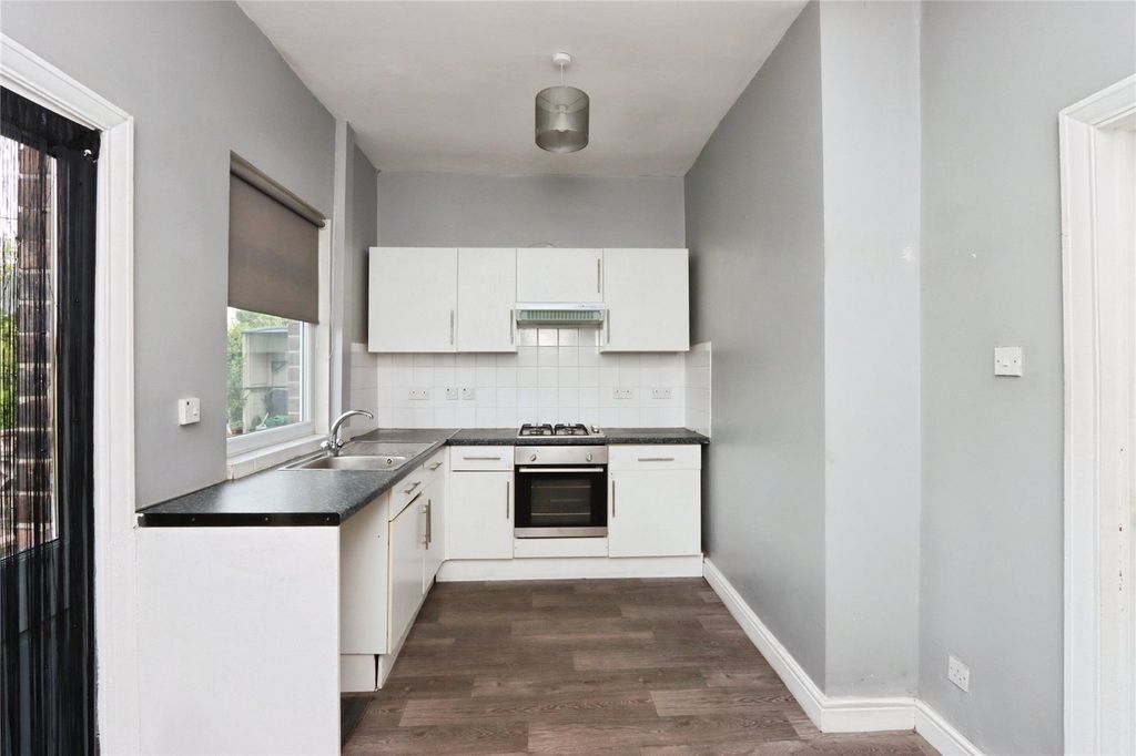 Property photo 2 of 17 Picture No. 06