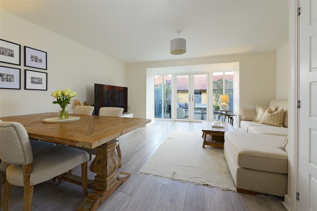 Property photo 2 of 24