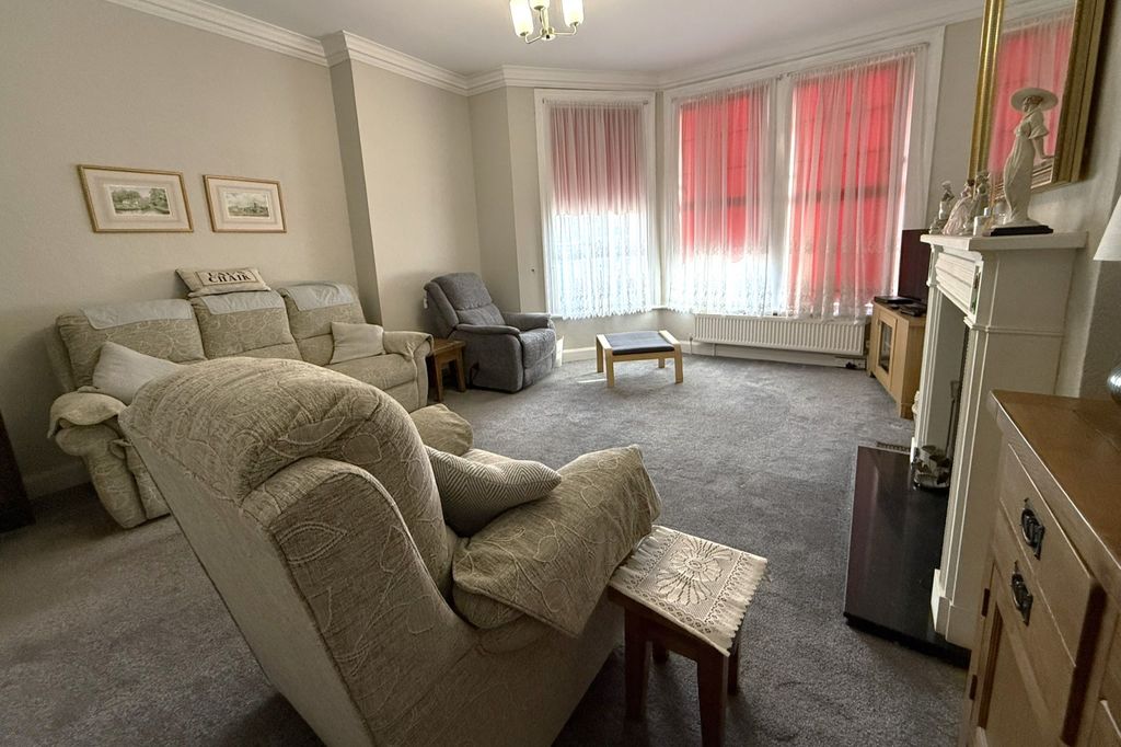 Property photo 3 of 12 Gallery