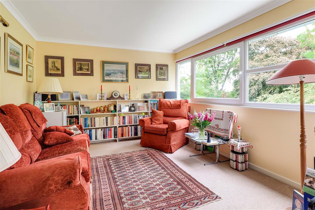 Property photo 3 of 12 Img (9).Jpg