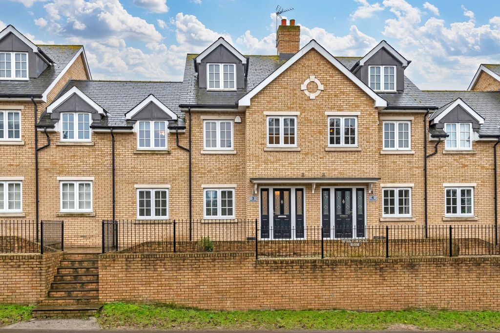 Property photo 1 of 27