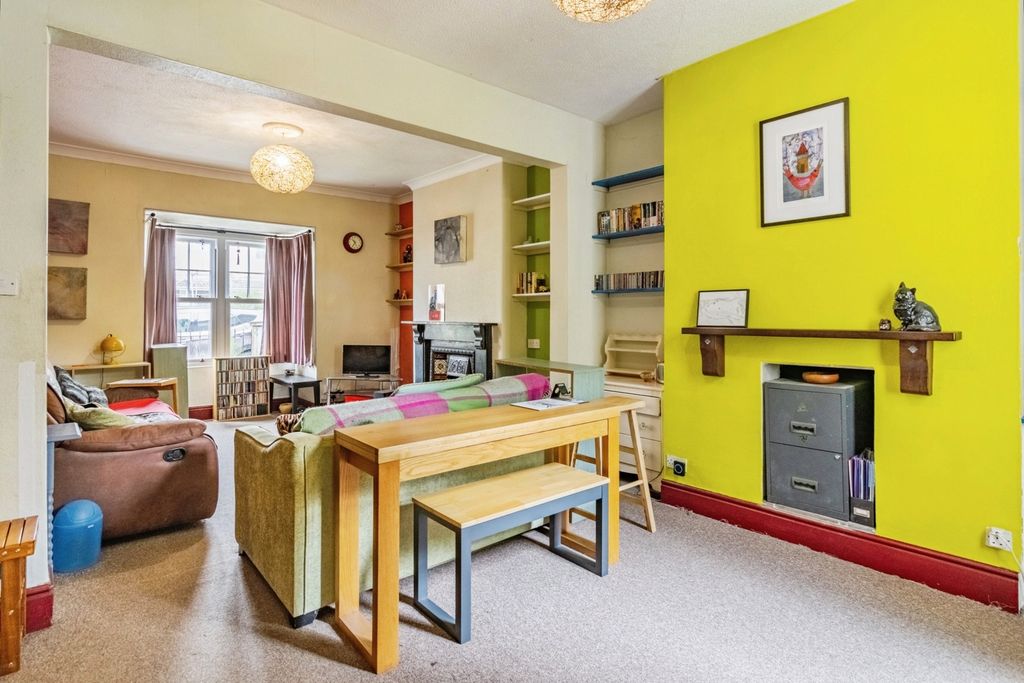 Property photo 3 of 16 Dining Space