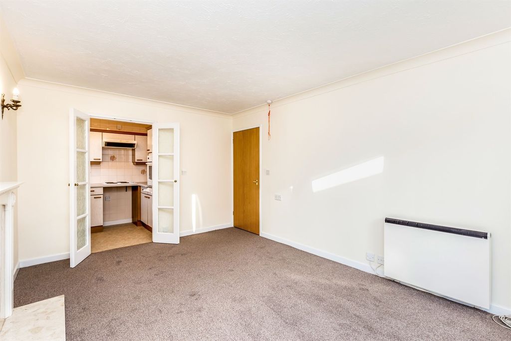 Property photo 3 of 12