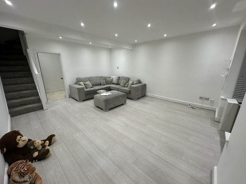 Property photo 2 of 21 Gallery