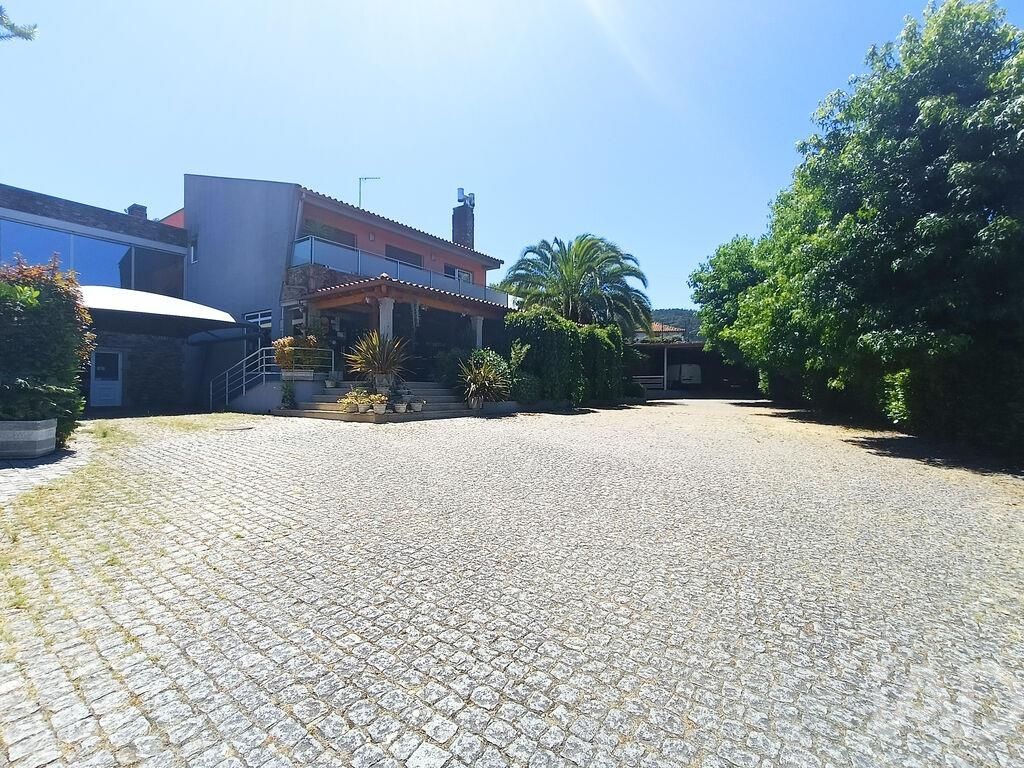 Property photo 3 of 31