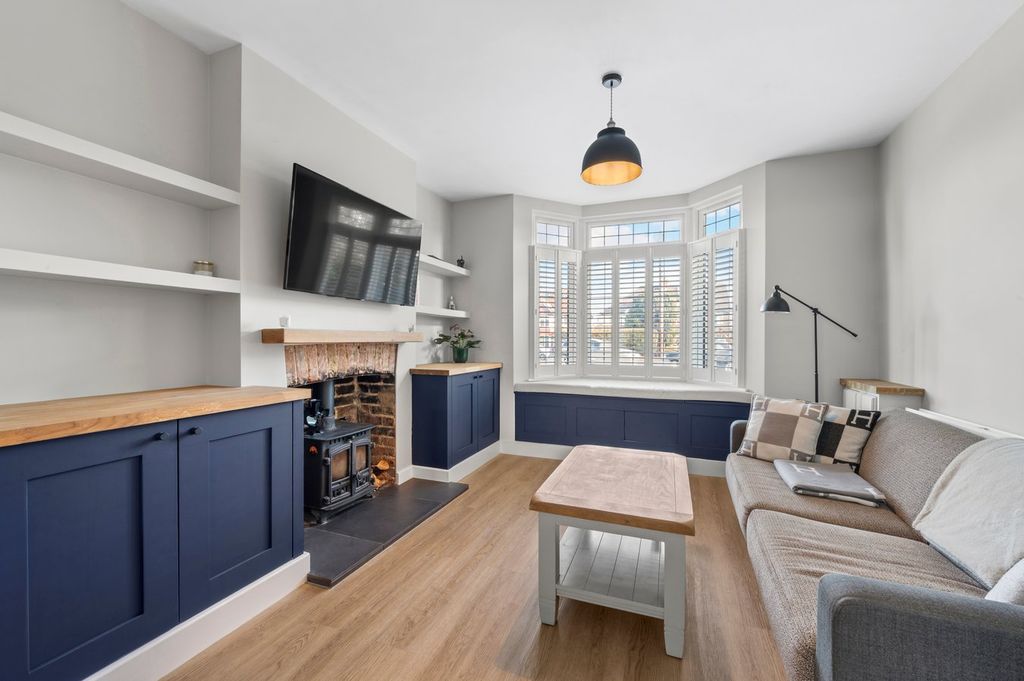 Property photo 3 of 12