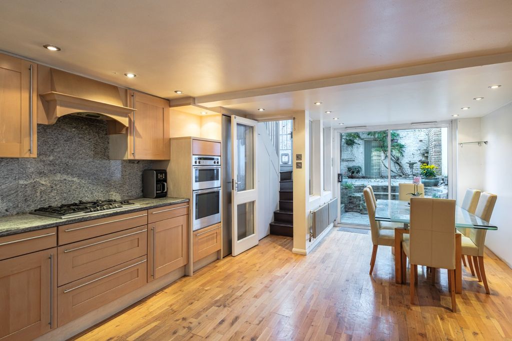 Property photo 3 of 22