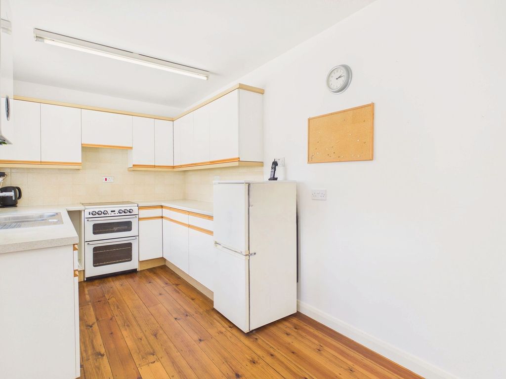 Property photo 3 of 12 Dining Kitchen