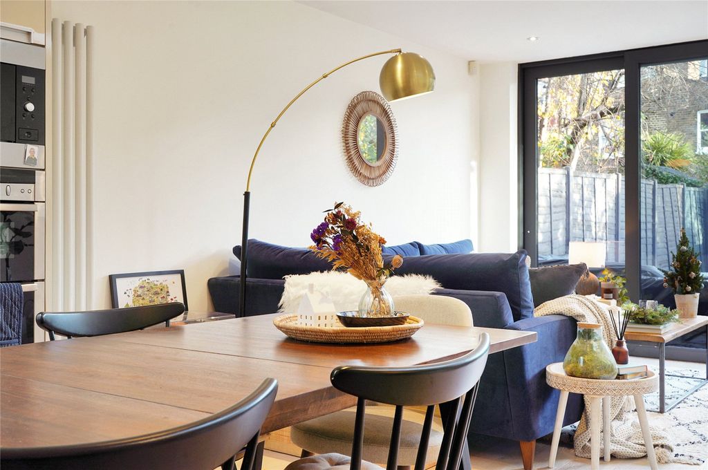 Property photo 2 of 28 Picture No. 22