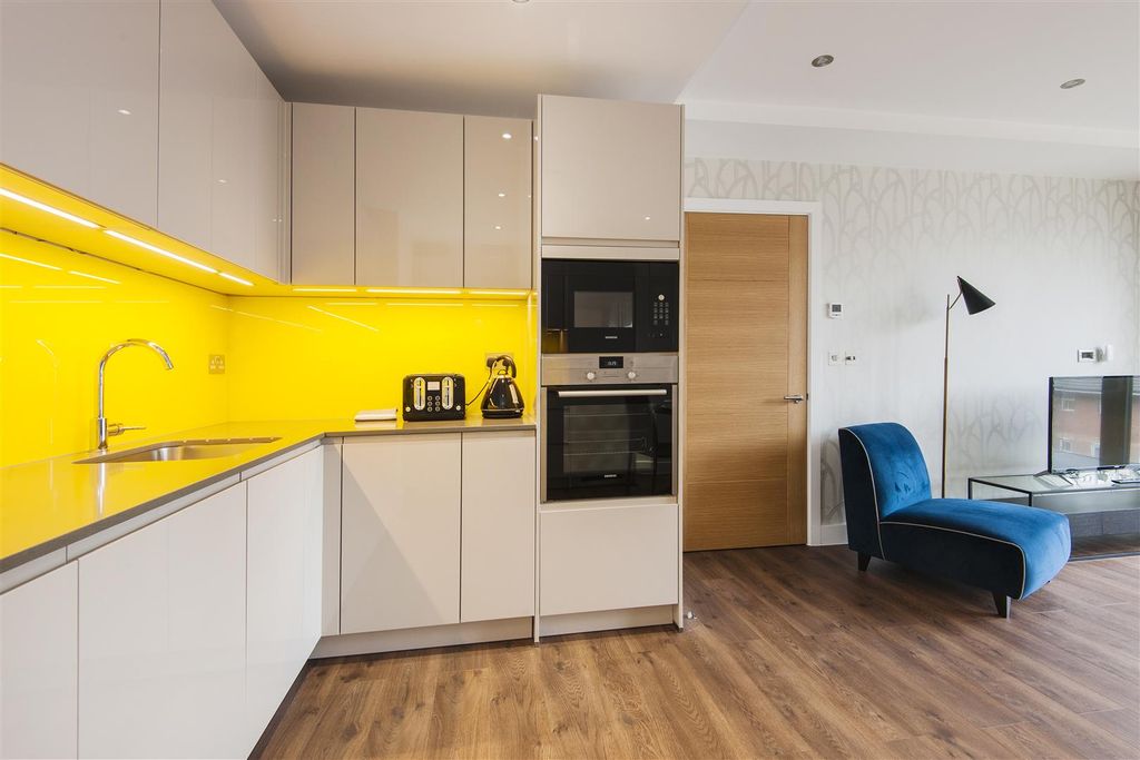 Property photo 2 of 17 2nd Flat (7).Jpg