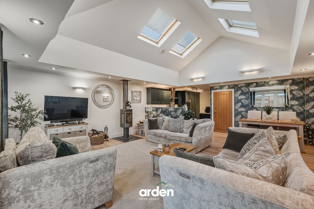 Property photo 3 of 14