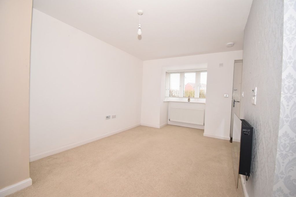 Property photo 3 of 23