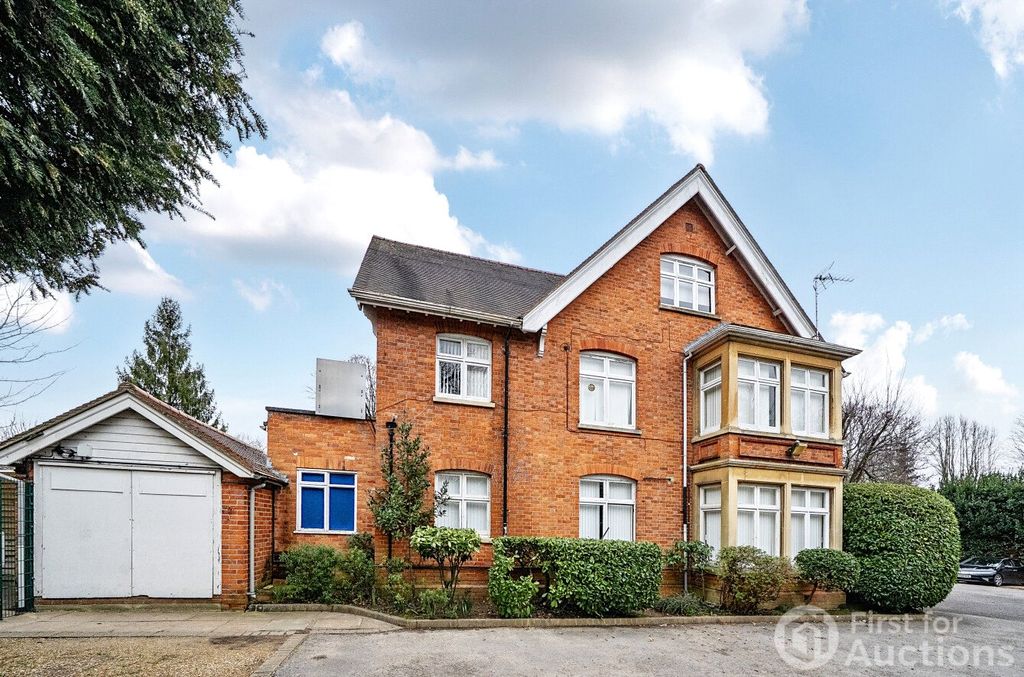 Property photo 2 of 33 Picture No. 23