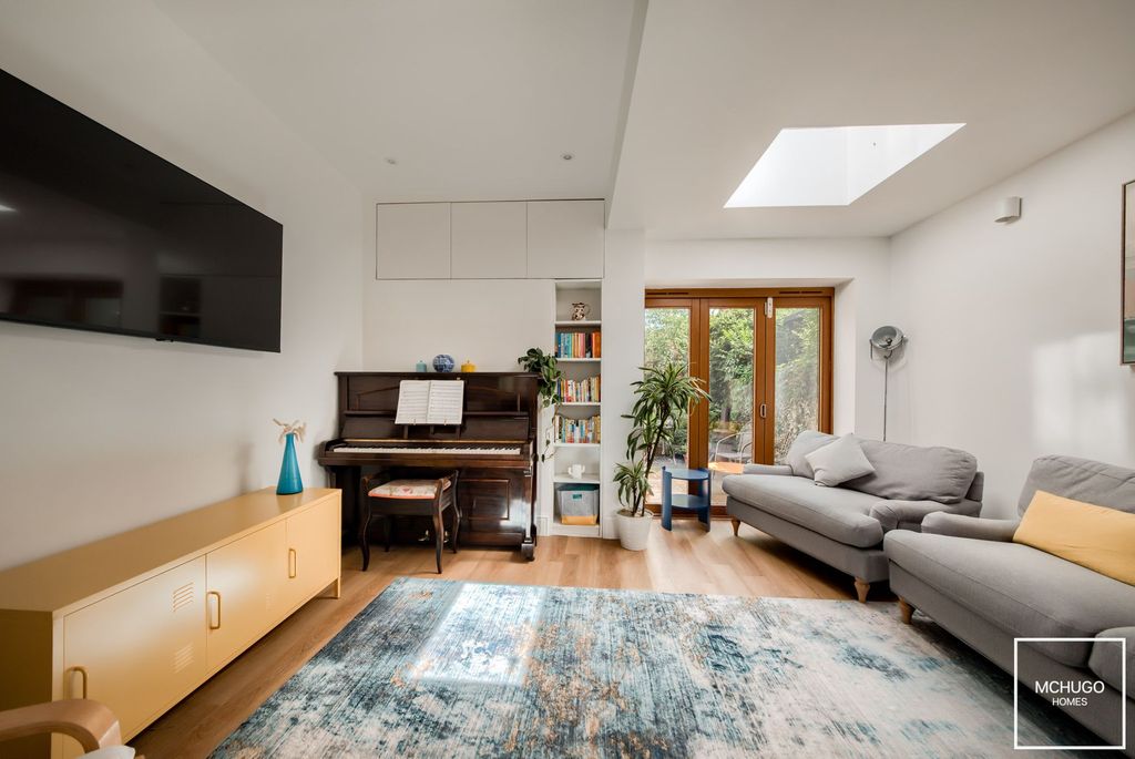 Property photo 2 of 19