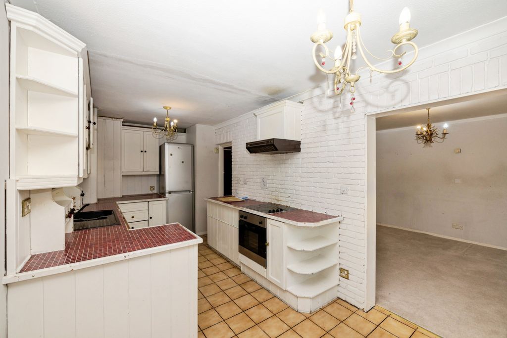 Property photo 3 of 11