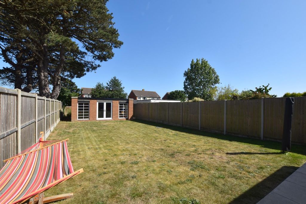 Property photo 3 of 27 91 Manor Road 2026 (13).Jpg