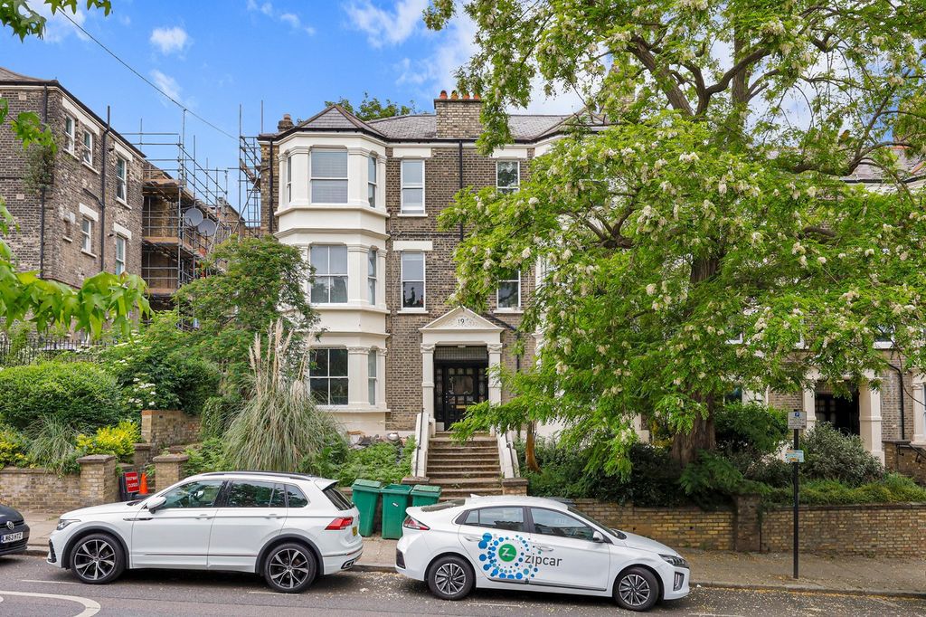 Property photo 1 of 6