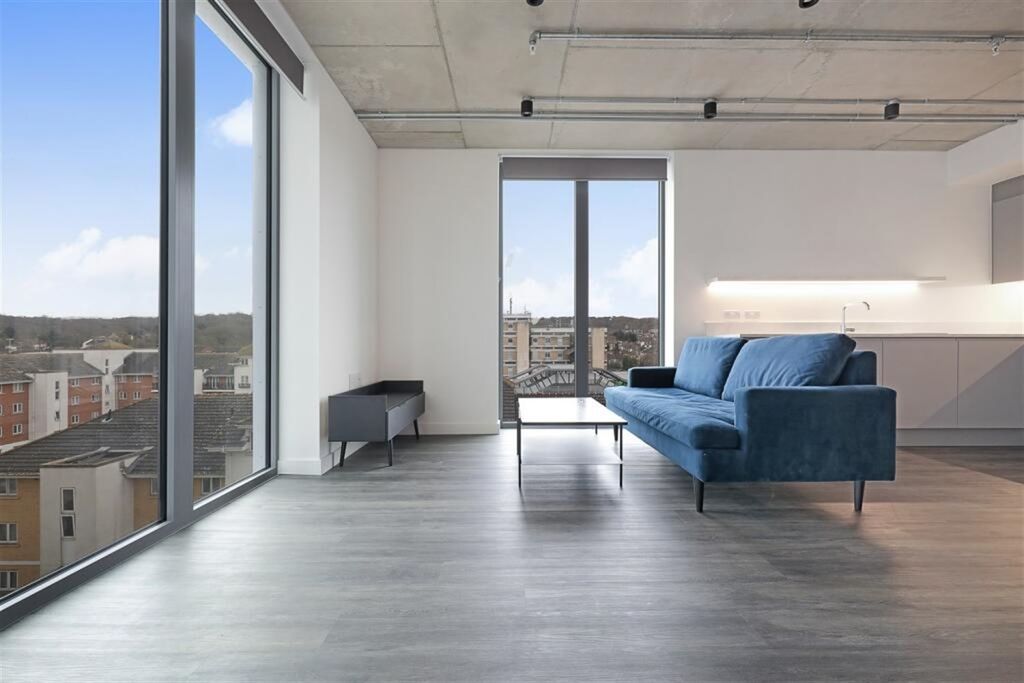 Property photo 1 of 20 (Main)