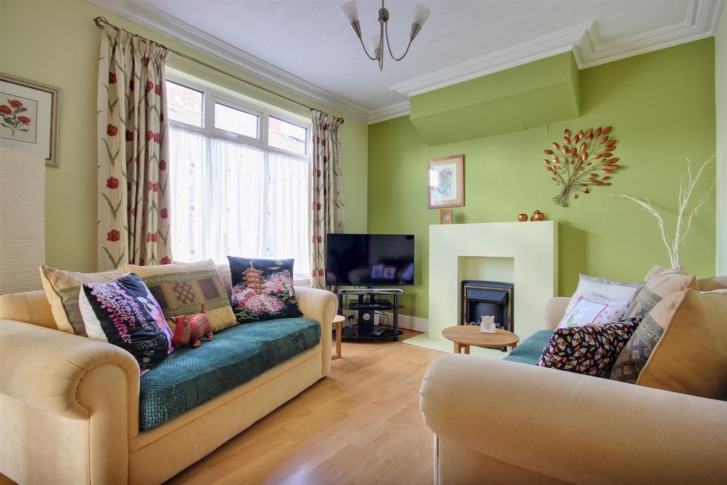 Property photo 3 of 19 Anlaby Road (13).Jpg