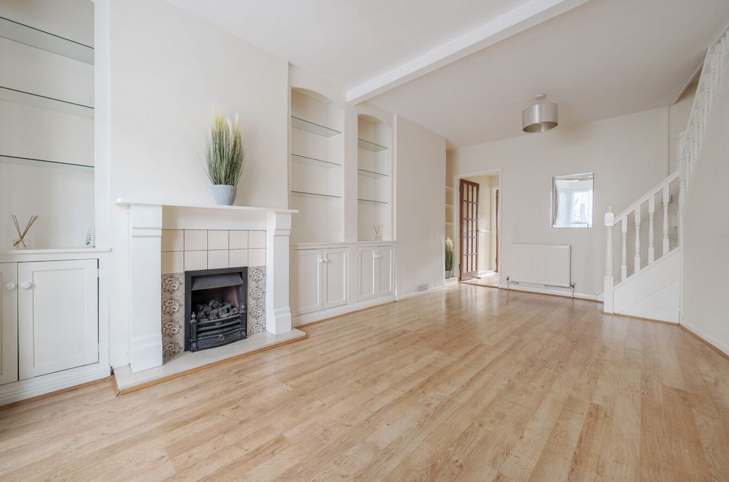 Property photo 3 of 18 1394972-4-694973A...