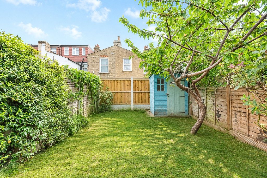 Property photo 3 of 17 Picture No. 32