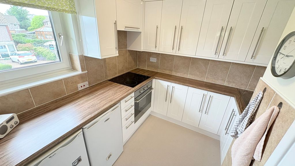 Property photo 1 of 18 Img_8017