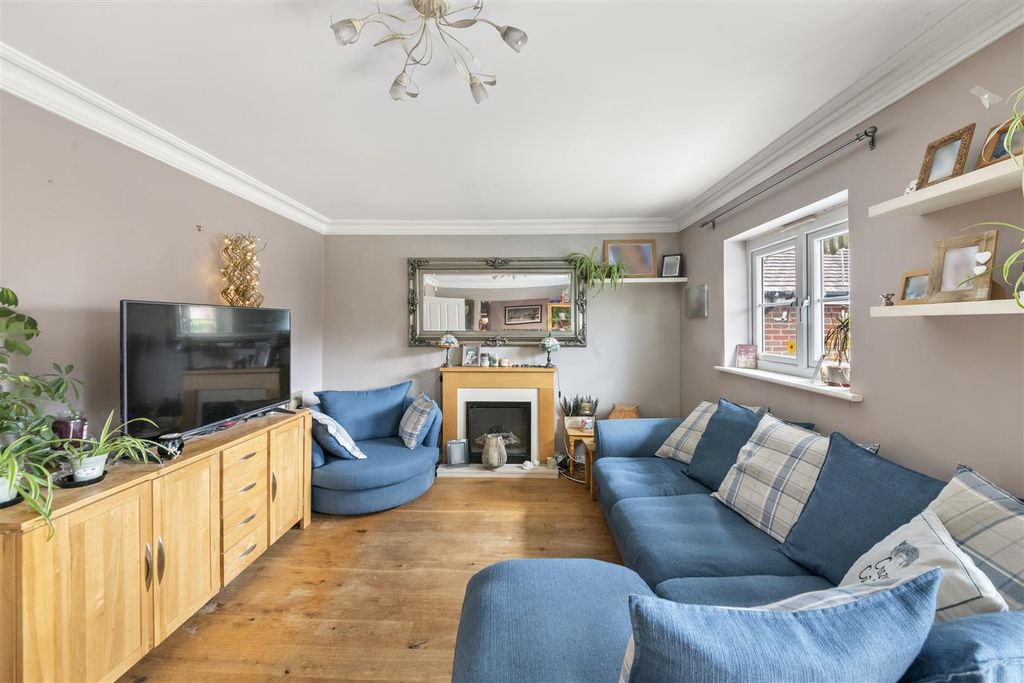 Property photo 2 of 13