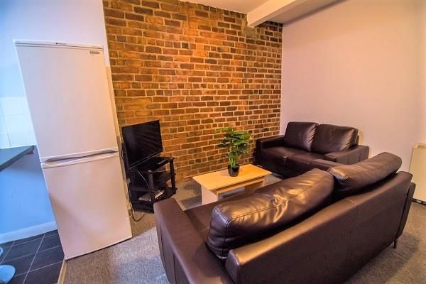 Property photo 1 of 14 417A_Ecclesall_Rd_Student_Properties_Lounge2.Jpg