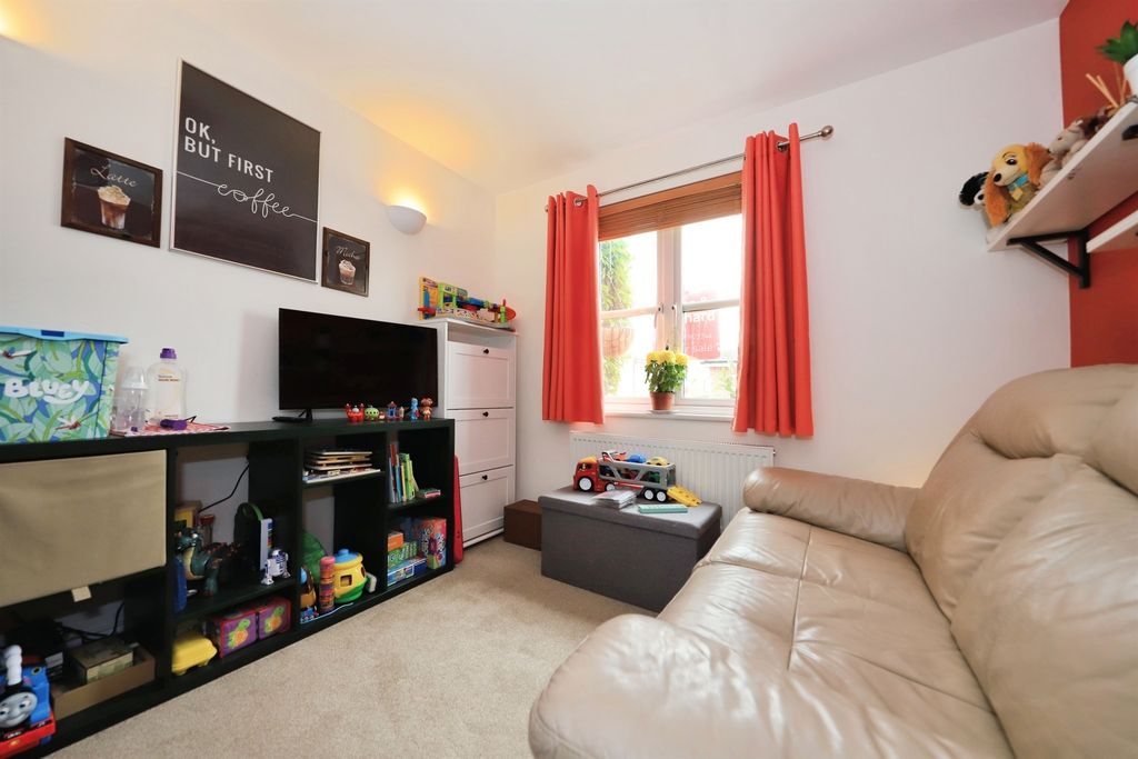 Property photo 3 of 17