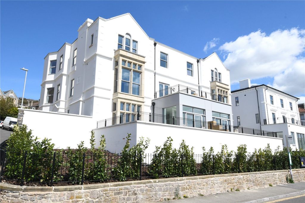 Property photo 1 of 8 Birnbeck Road