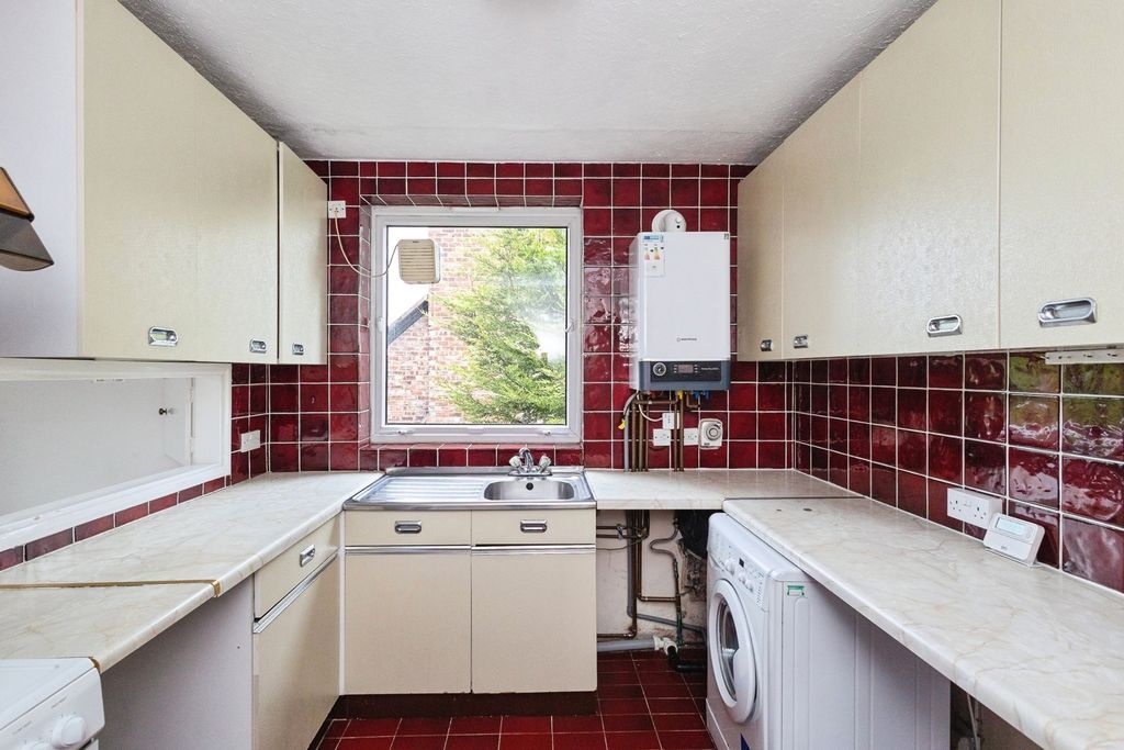 Property photo 2 of 17 Photo