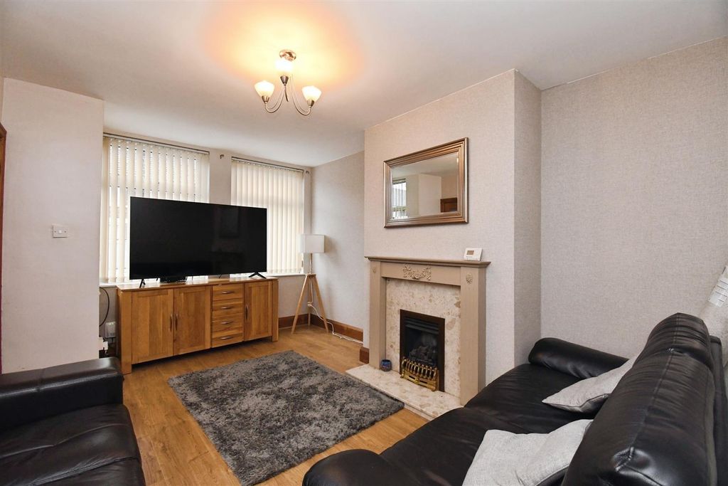 Property photo 2 of 13 6745Bc8F-U 20 20 2827 29.Jpg