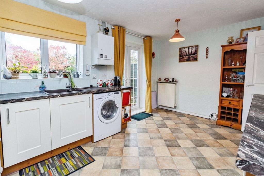 Property photo 3 of 17