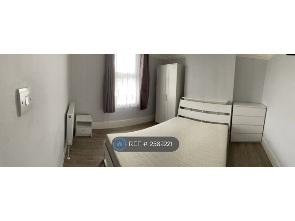 Property photo 2 of 13 Bedroom