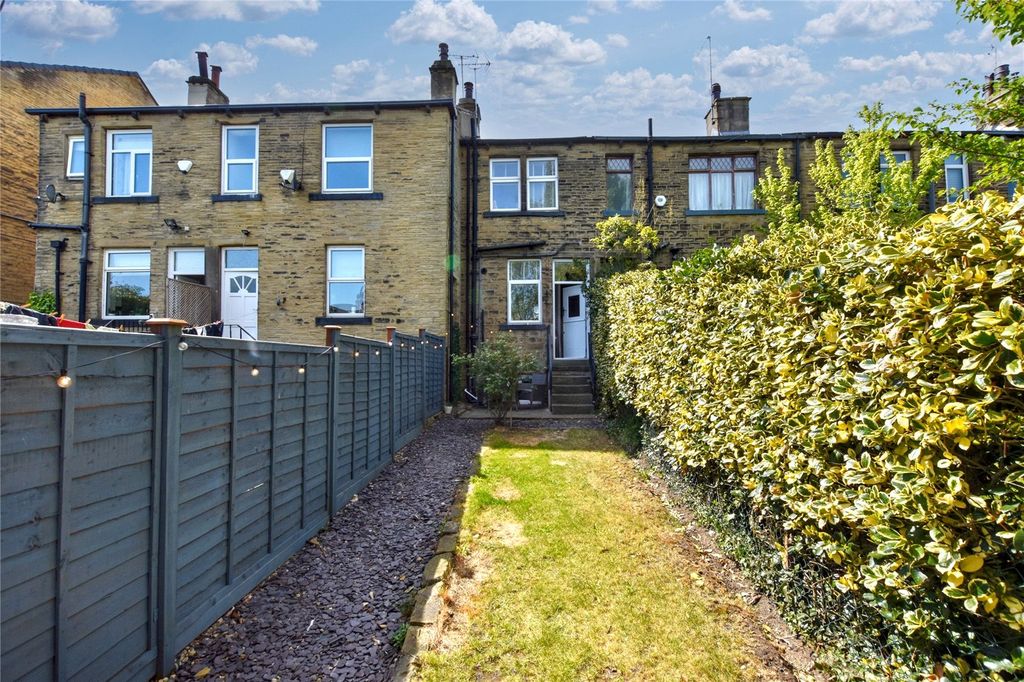 Property photo 2 of 22 Picture No. 20