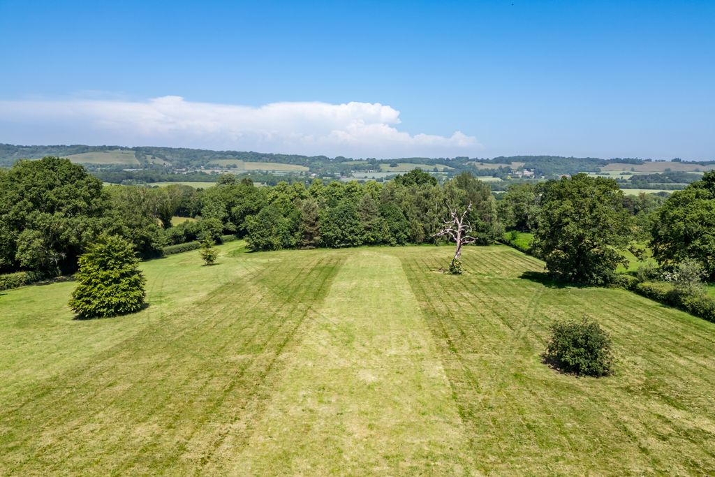 Property photo 3 of 39