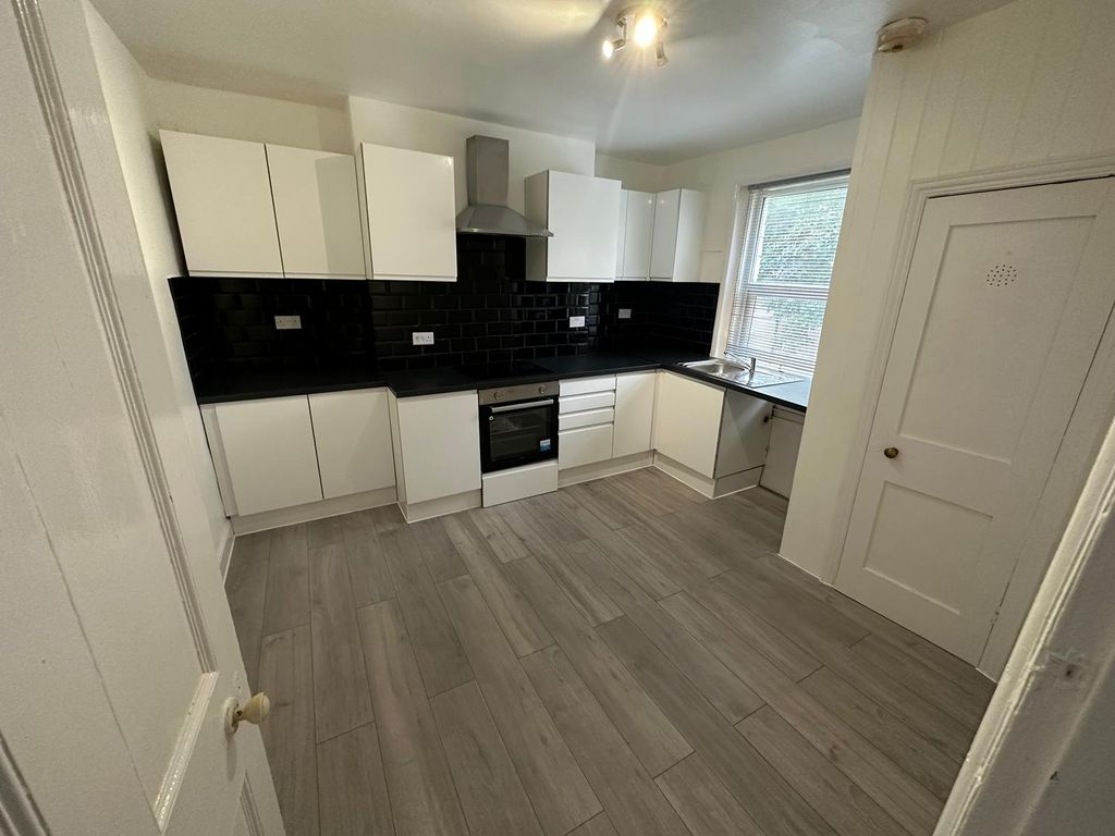 Property photo 3 of 20 Property