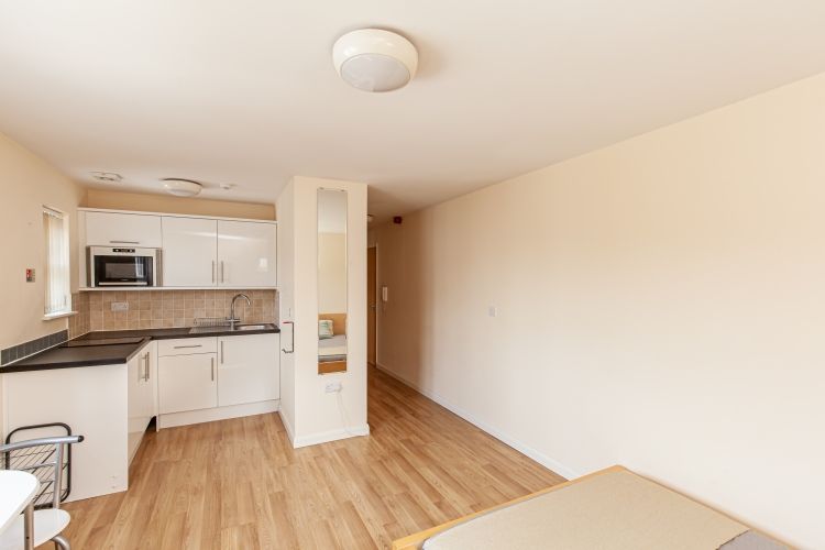 Property photo 3 of 7 Bedroom And Kitch...