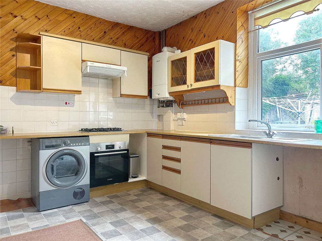 Property photo 2 of 15 Kitchen