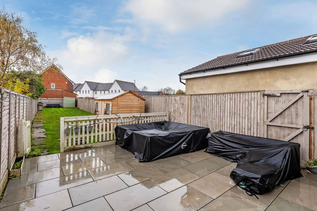 Property photo 2 of 25