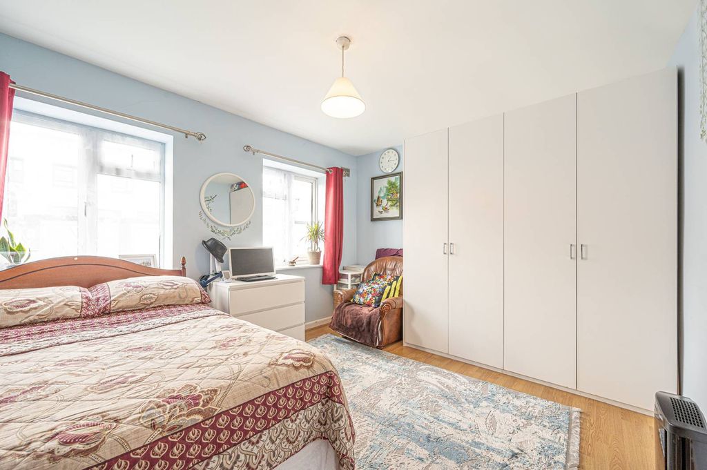 Property photo 1 of 6