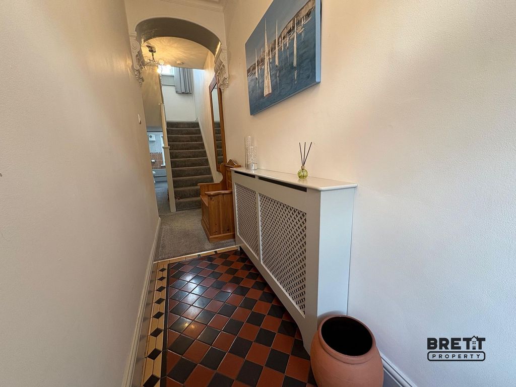 Property photo 2 of 17 Not Specified