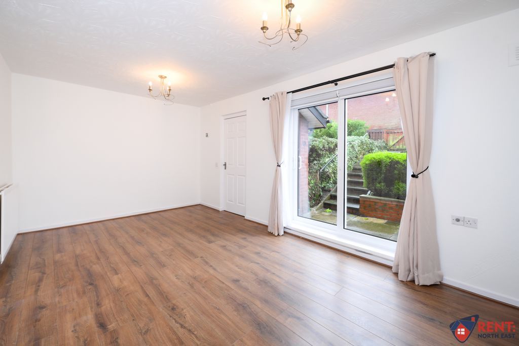 Property photo 2 of 13 Photo 8