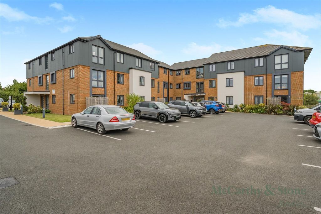 Property photo 1 of 35 8703019-Exterior08.Jpg