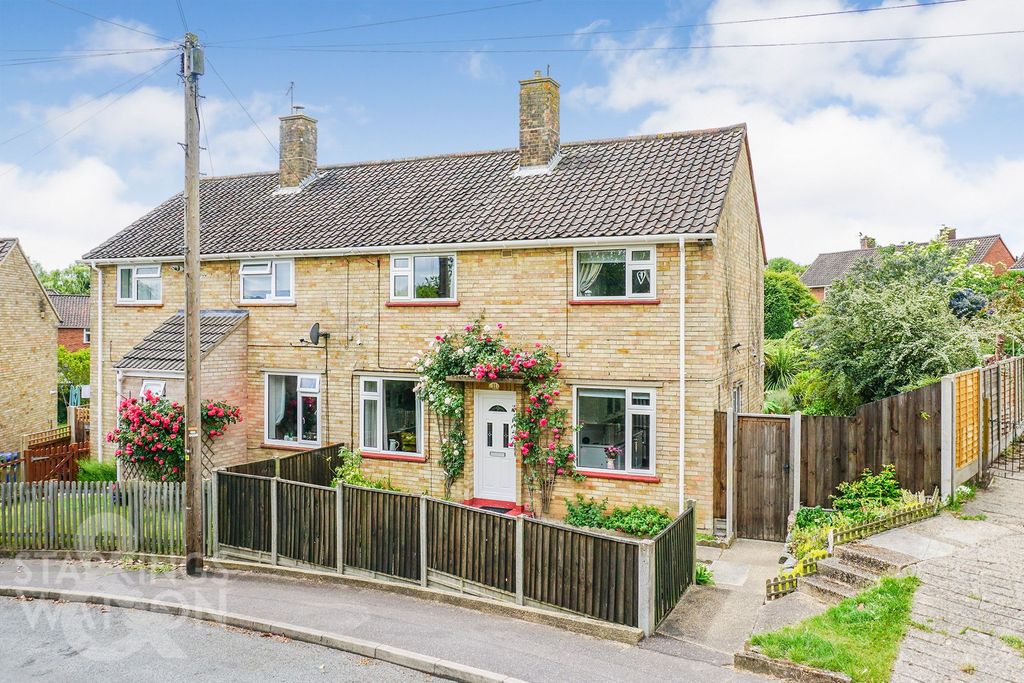 Property photo 1 of 32